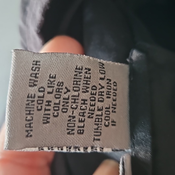 Black sleeveless quilted zip up vest with pockets large jacket - Picture 6 of 6